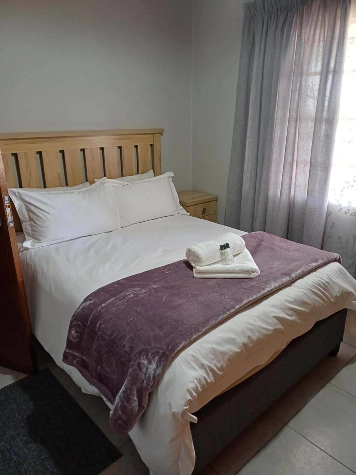 Augrabies De Oude Stoor Guesthouse מראה חיצוני תמונה