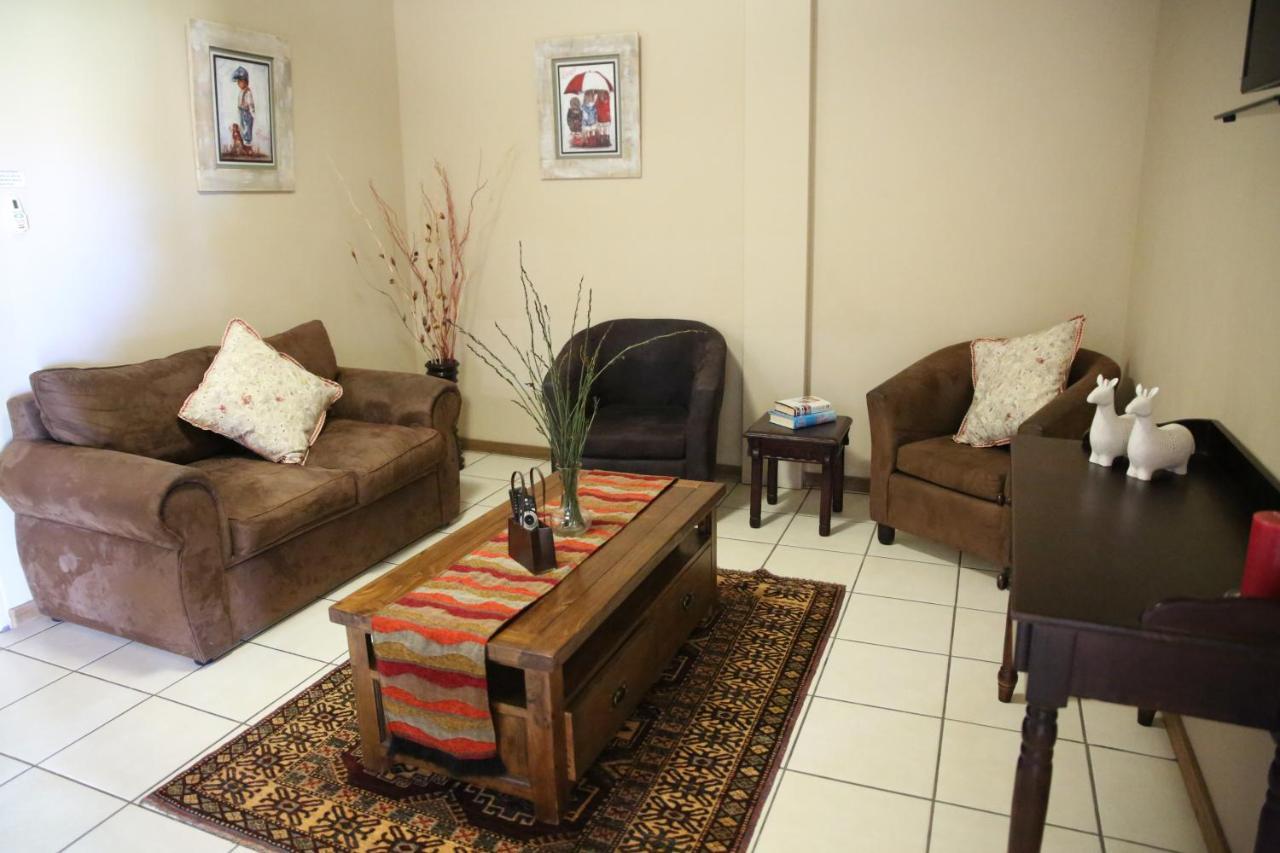 Augrabies De Oude Stoor Guesthouse מראה חיצוני תמונה